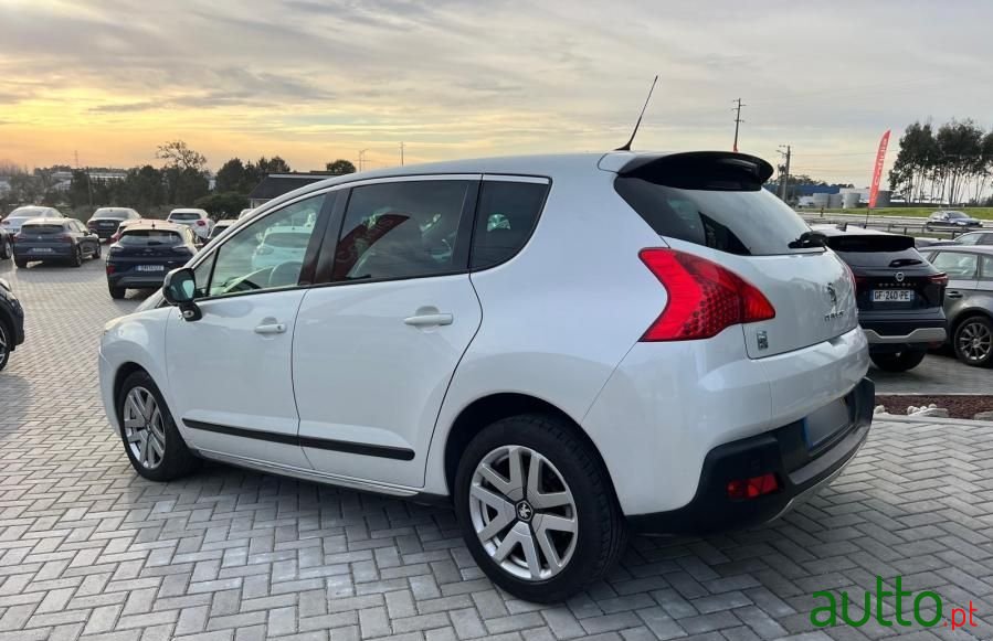 2012' Peugeot 3008 photo #3