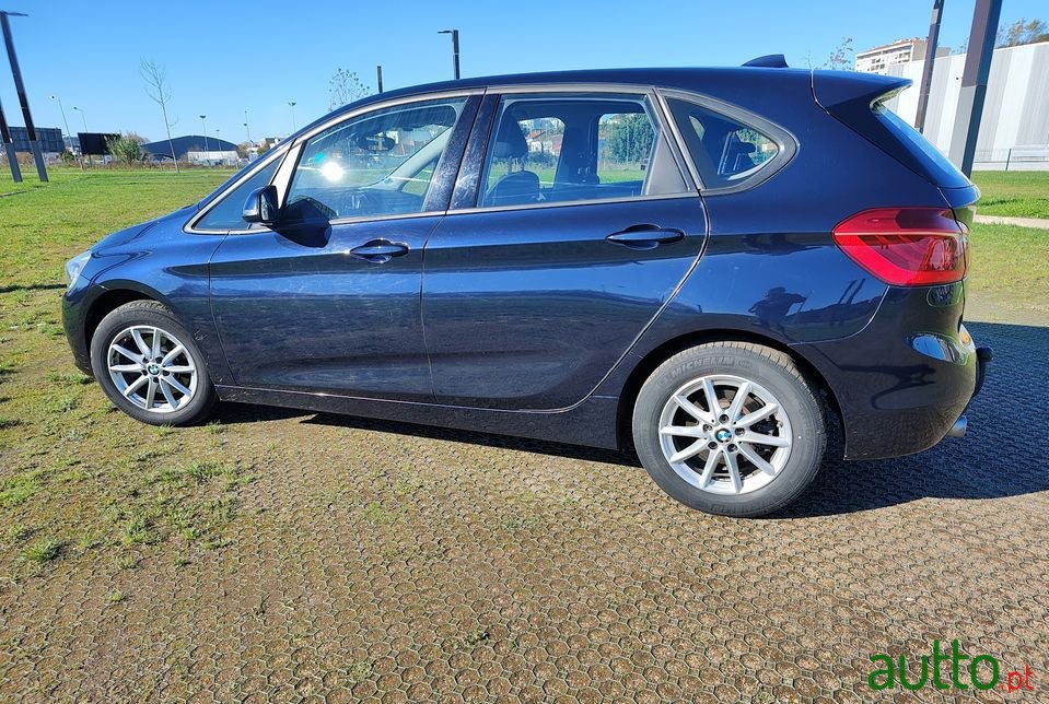 2015' BMW 216 Active Tourer photo #4