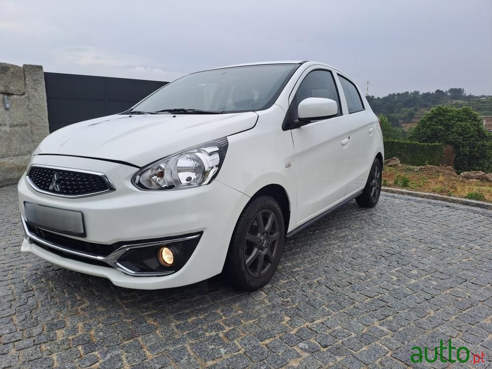 2020' Mitsubishi Space Star photo #3