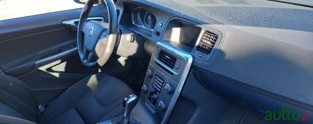 2016' Volvo V60 photo #2