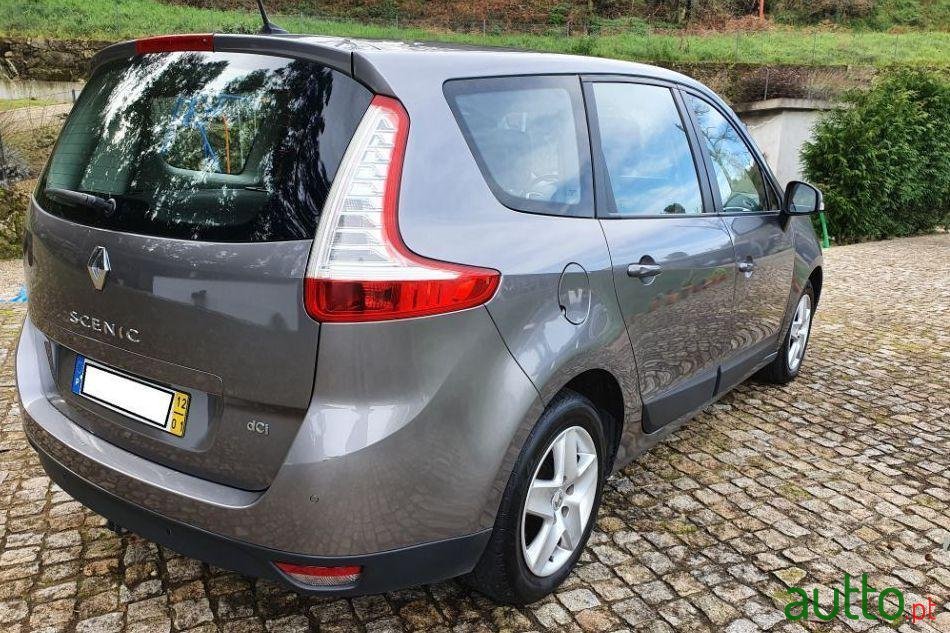 2012' Renault Grand Scenic photo #3