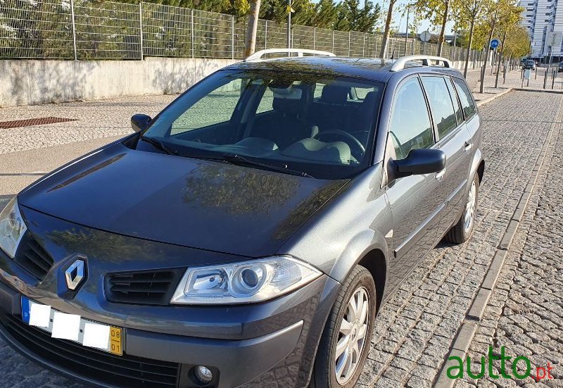 2008' Renault Megane Break photo #2