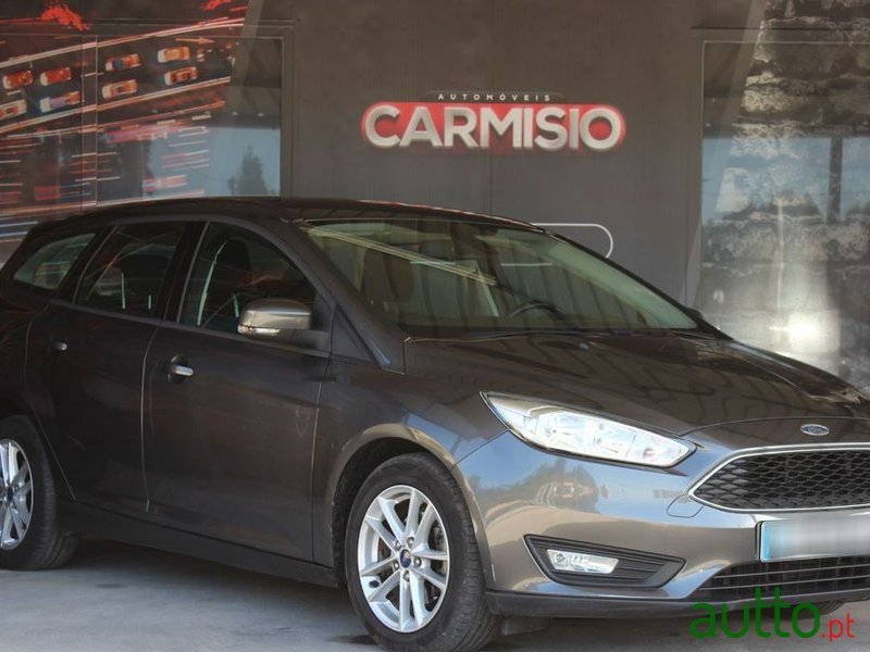 2016' Ford Focus Sw photo #1