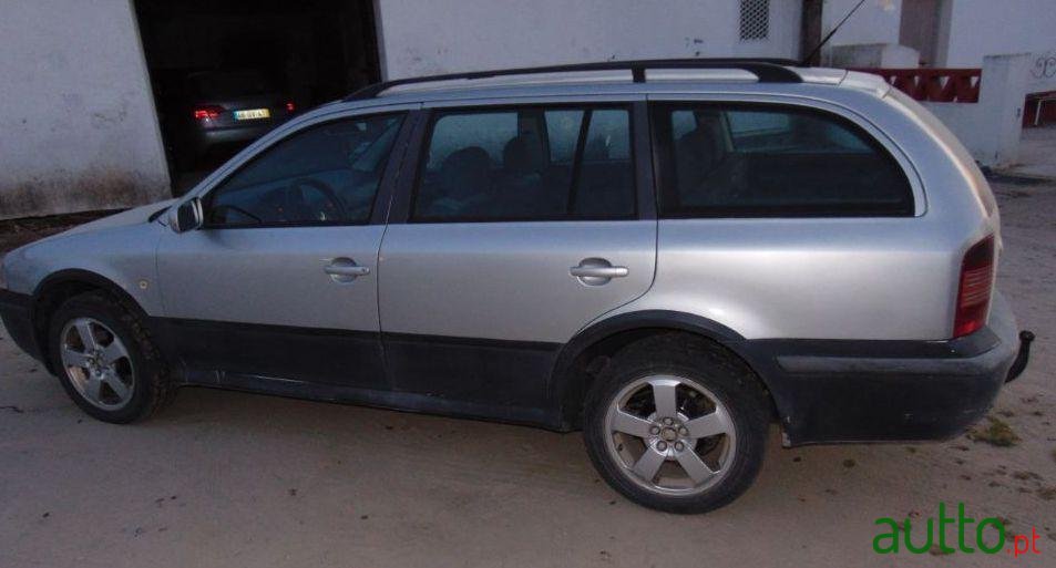 2003' Skoda Octavia Break photo #1