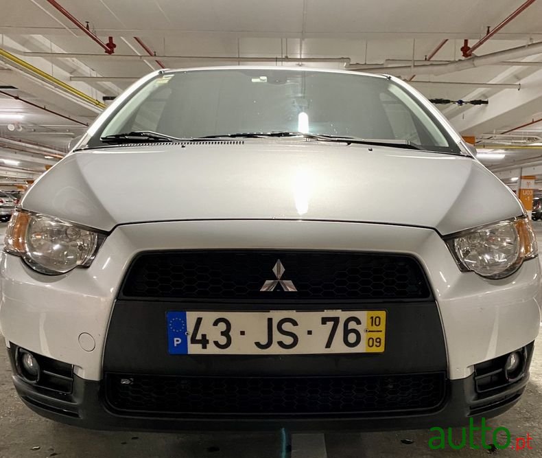 2010' Mitsubishi Colt photo #1