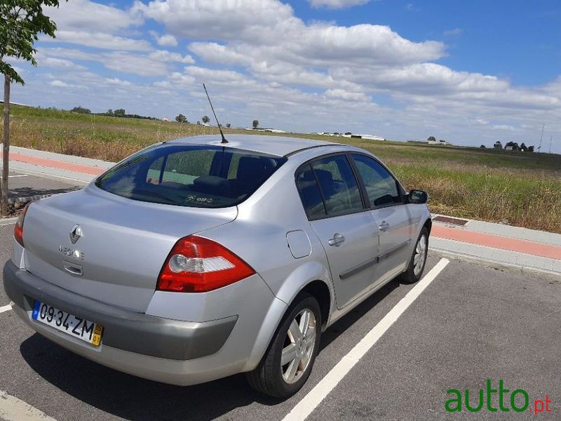 2005' Renault Megane photo #3