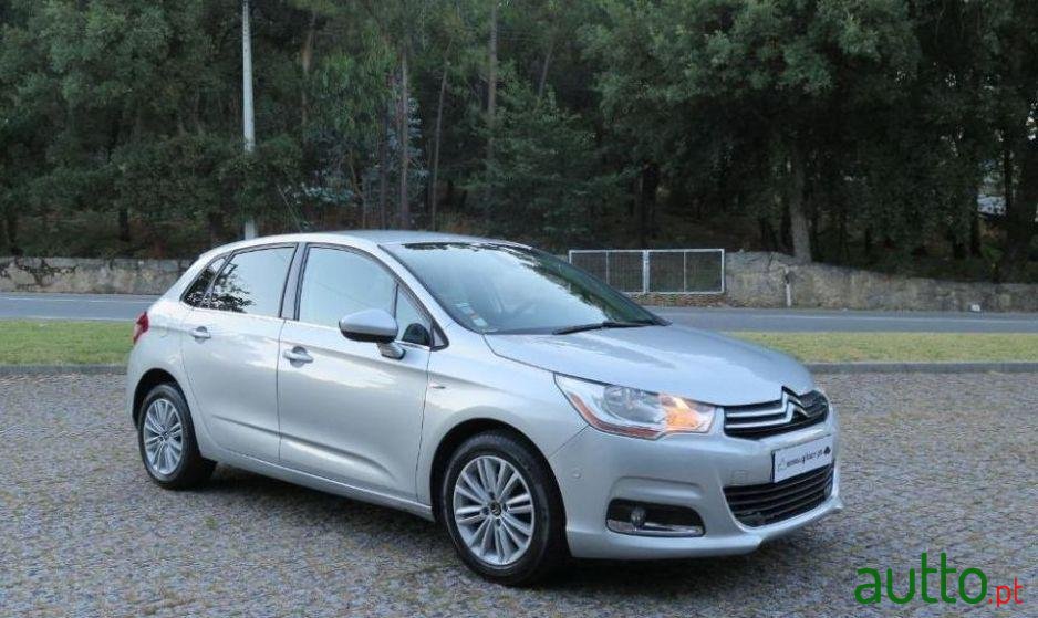 2012' Citroen C4 photo #1