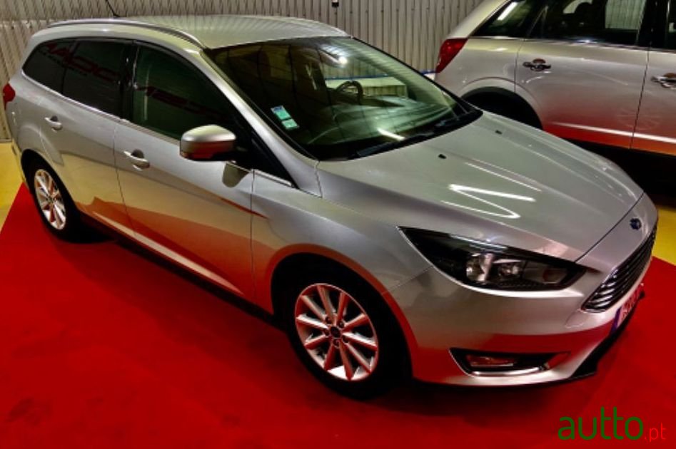 2015' Ford Focus Sw photo #2