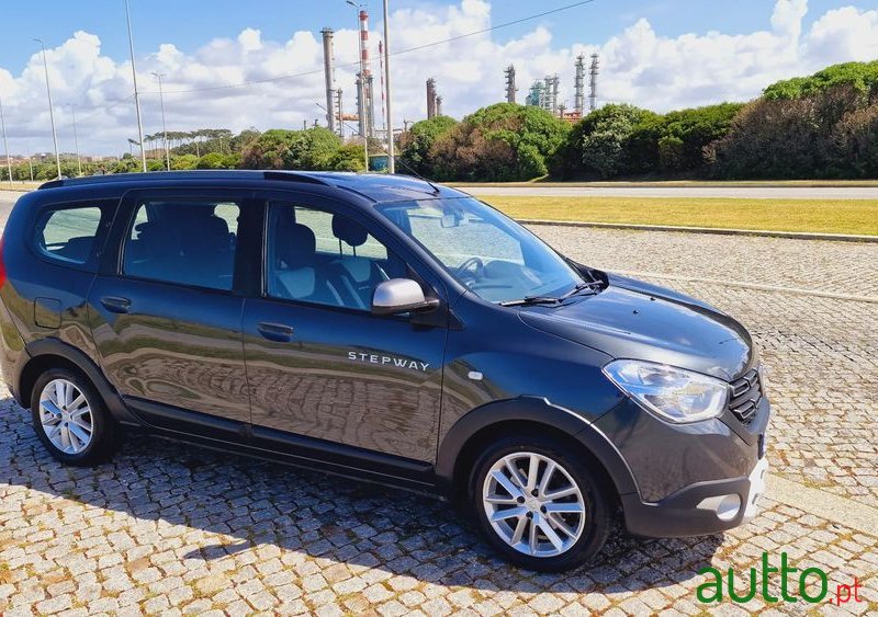 2018' Dacia Lodgy 1.5 Dci Stepway 7L photo #6