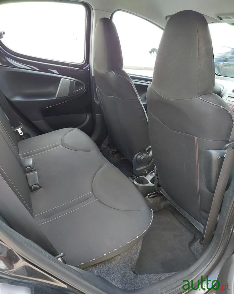 2012' Citroen C1 photo #2