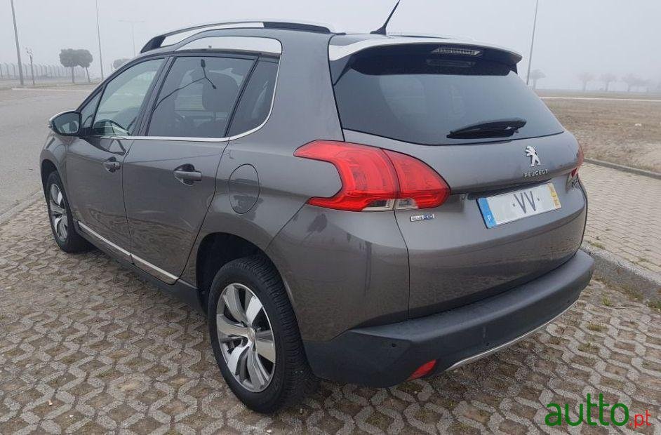 2016' Peugeot 2008 photo #2