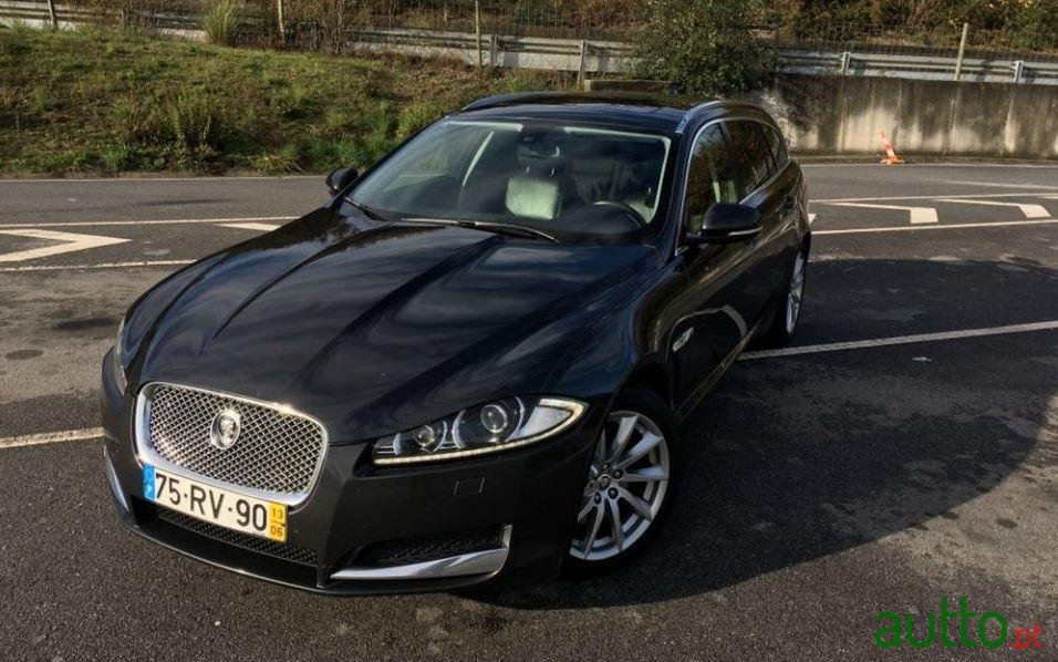 2013' Jaguar XF photo #1