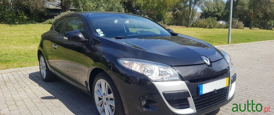 2009' Renault Megane photo #1