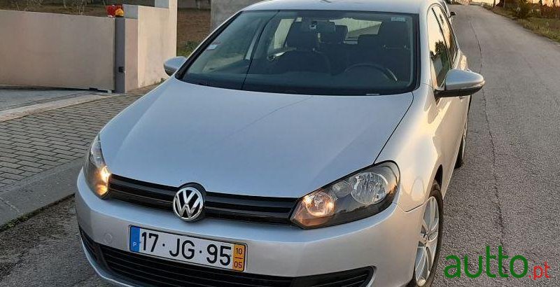 2010' Volkswagen Golf photo #1