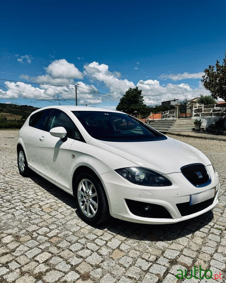 2009' SEAT Leon photo #3