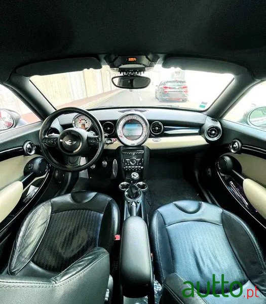 2012' MINI Cooper S photo #3