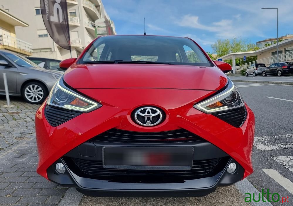 2021' Toyota Aygo 1.0 X-Play+X-Touch photo #3