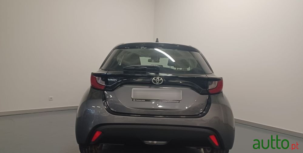 2021' Toyota Yaris photo #4