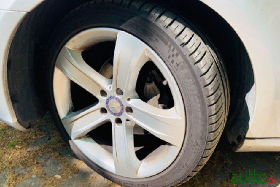 2008' Mercedes-Benz Cls-320 Cdi photo #3