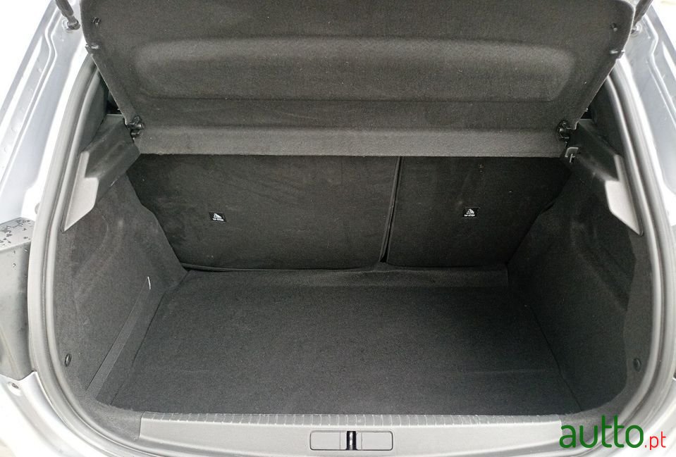 2021' Peugeot 208 photo #5