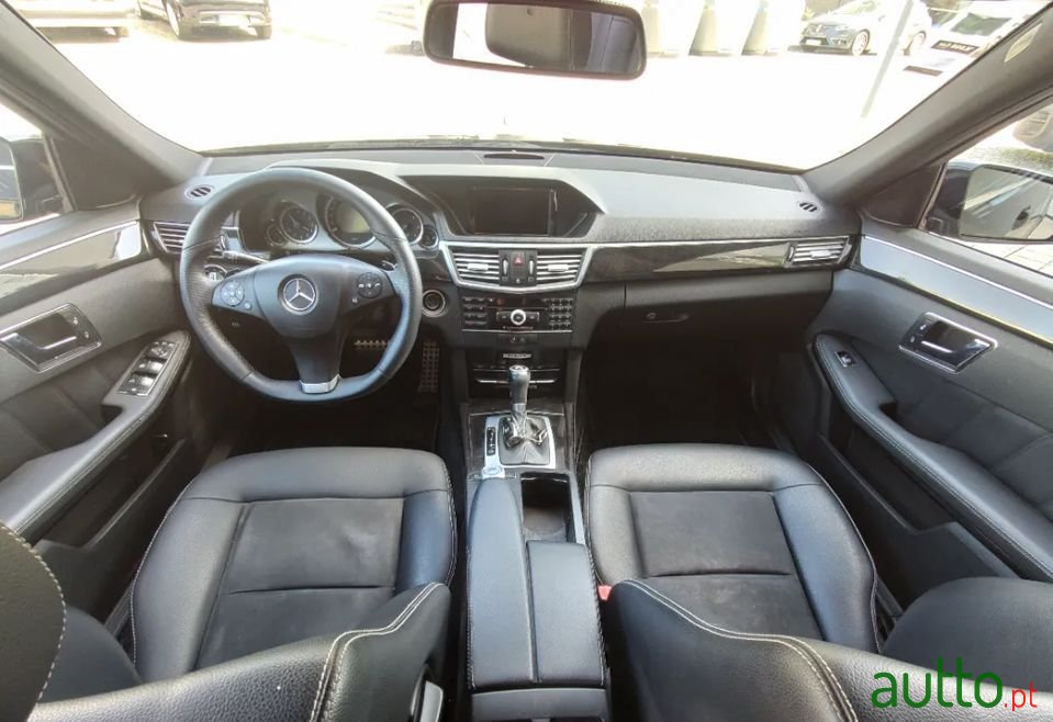 2010' Mercedes-Benz E-250 photo #5