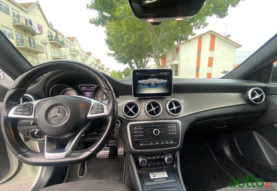 2016' Mercedes-Benz Cla-200 photo #5