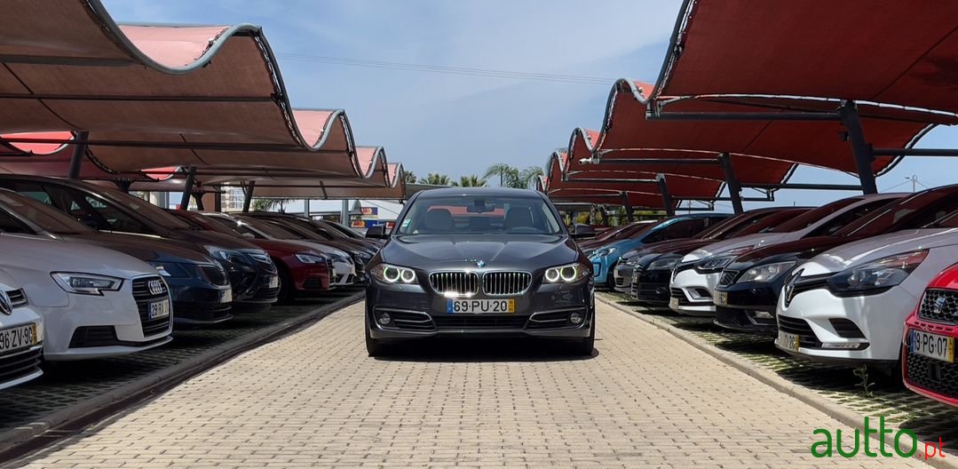 2015' BMW 520 photo #2
