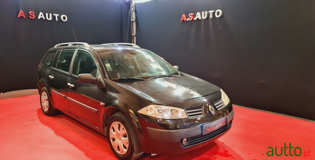 2004' Renault Megane Break photo #1