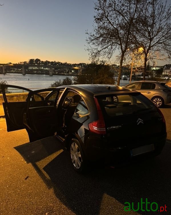 2009' Citroen C4 photo #1