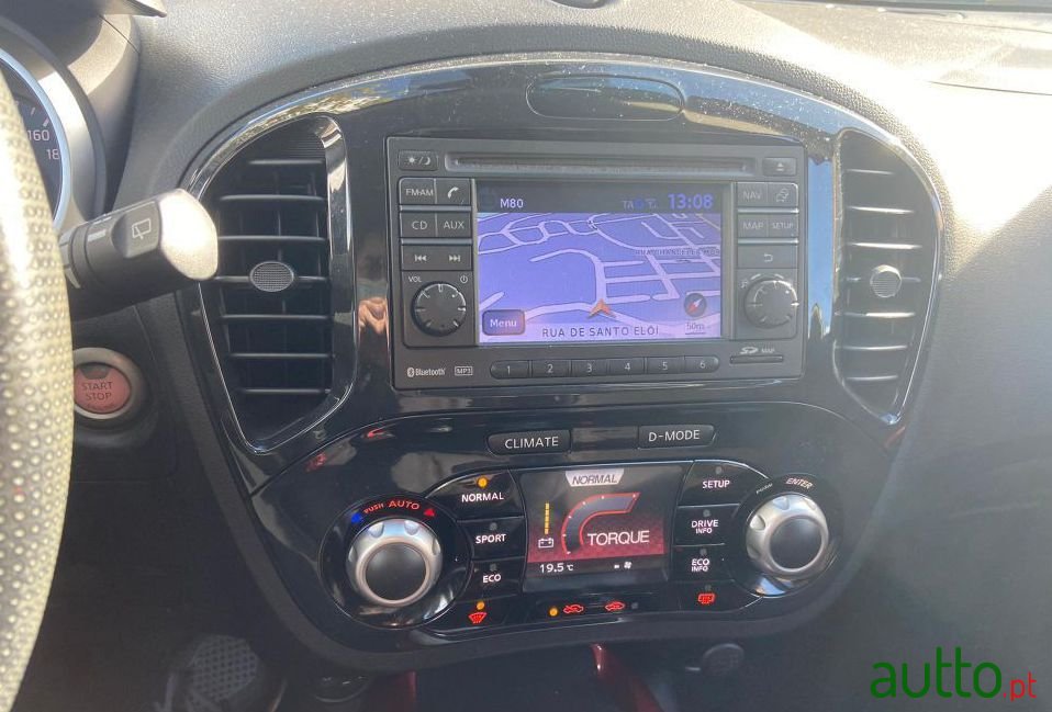 2010' Nissan Juke Tekna Premium photo #2