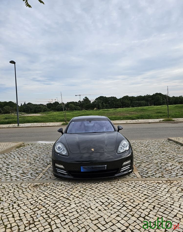 2011' Porsche Panamera 4 Pdk photo #1