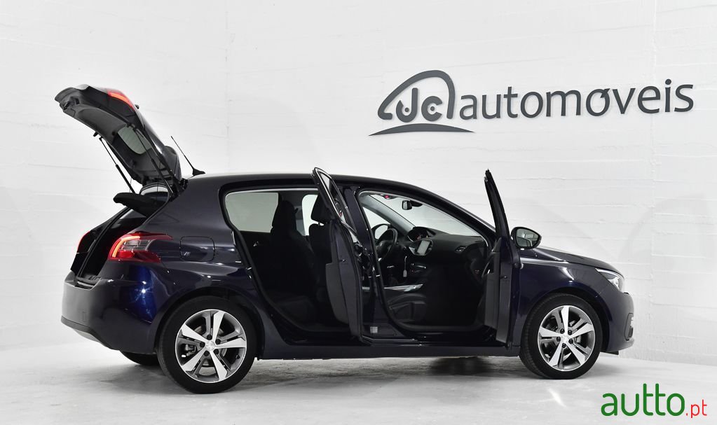 2019' Peugeot 308 photo #6