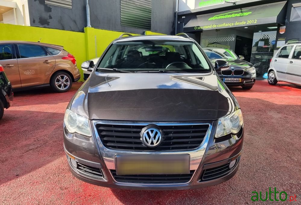 2006' Volkswagen Passat Variant photo #2