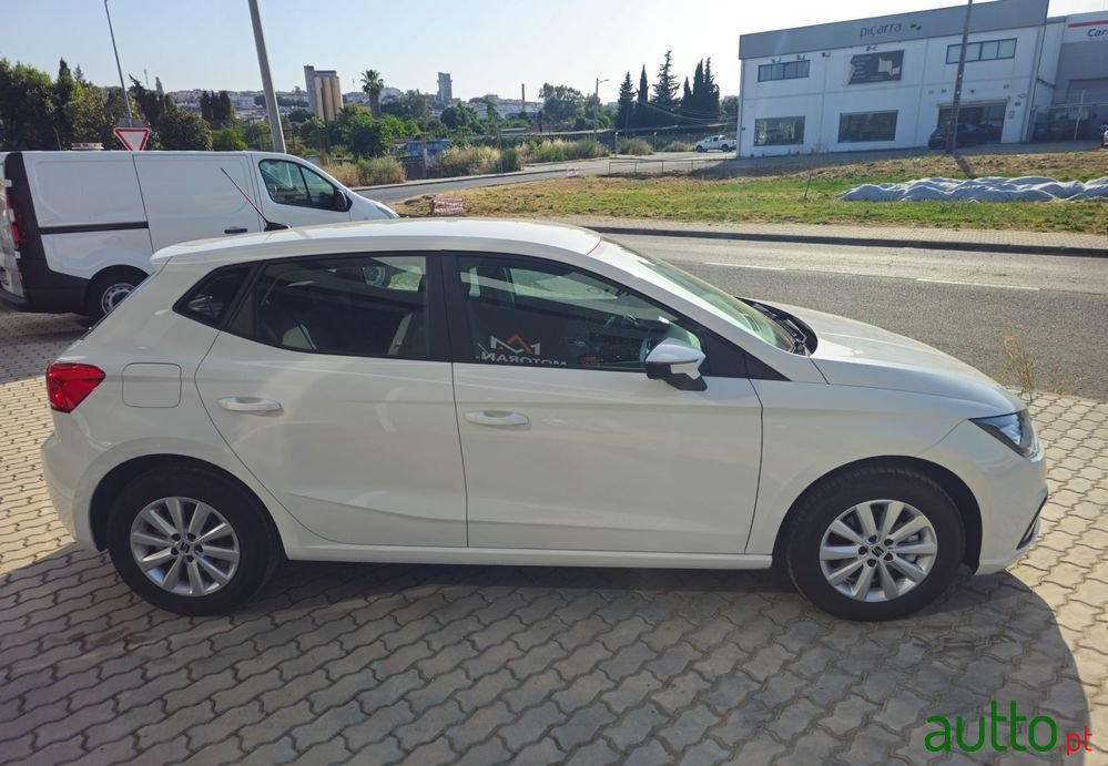 2023' SEAT Ibiza 1.0 Tsi Style Dsg photo #4