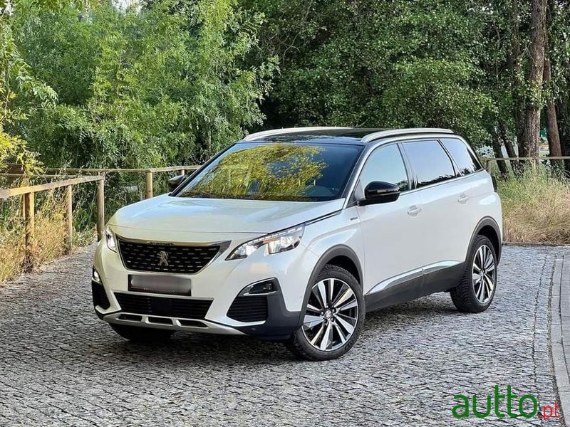 2019' Peugeot 5008 photo #2