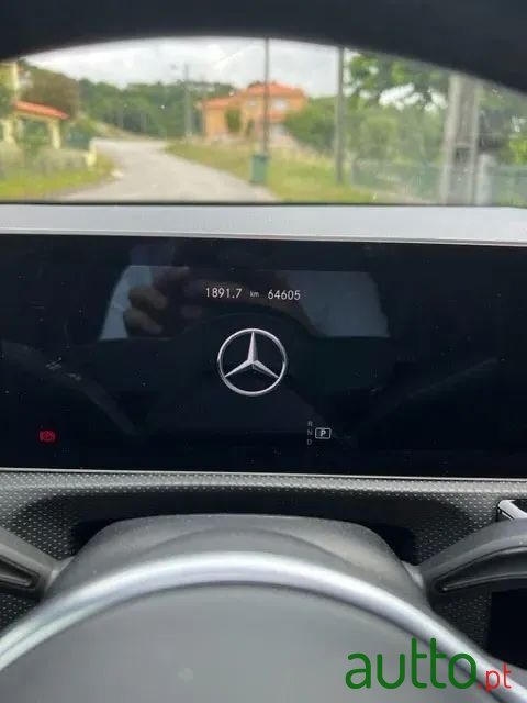 2019' Mercedes-Benz A-180 photo #6