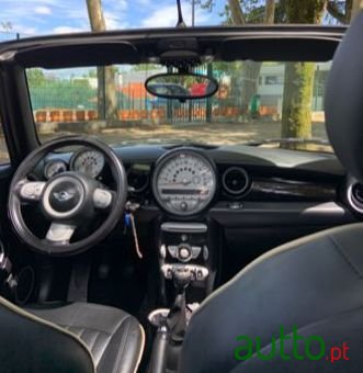 2009' MINI Cabrio photo #3