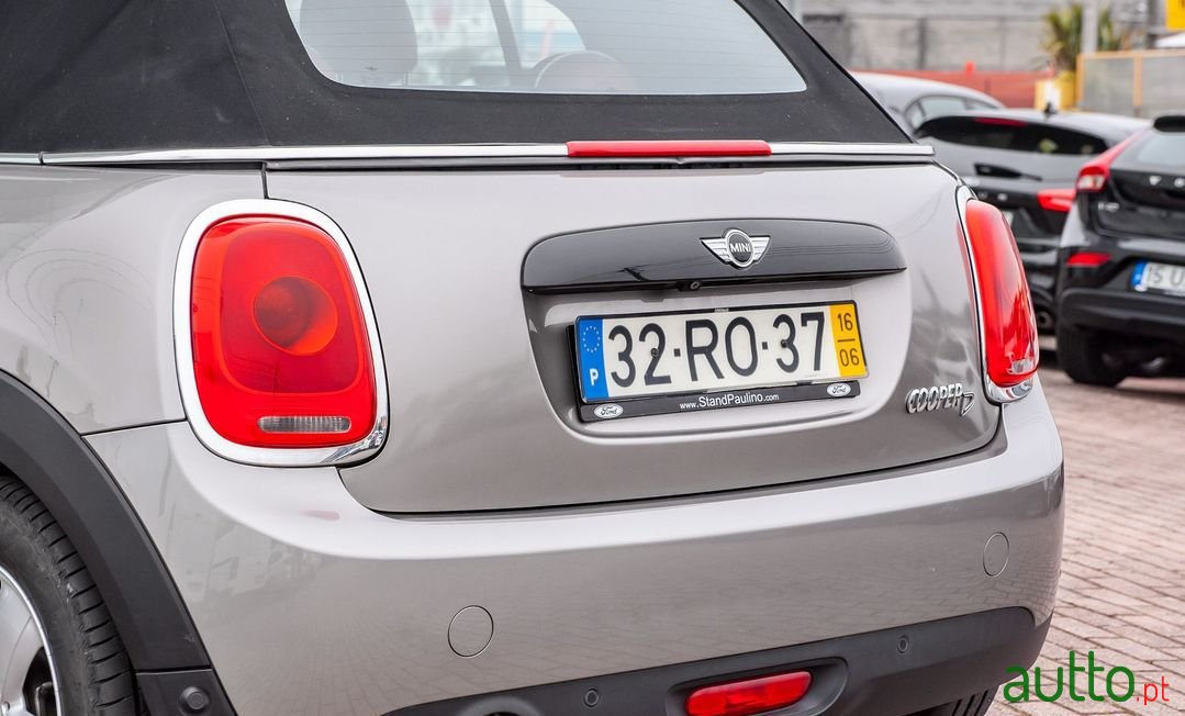 2016' MINI Cabrio photo #5