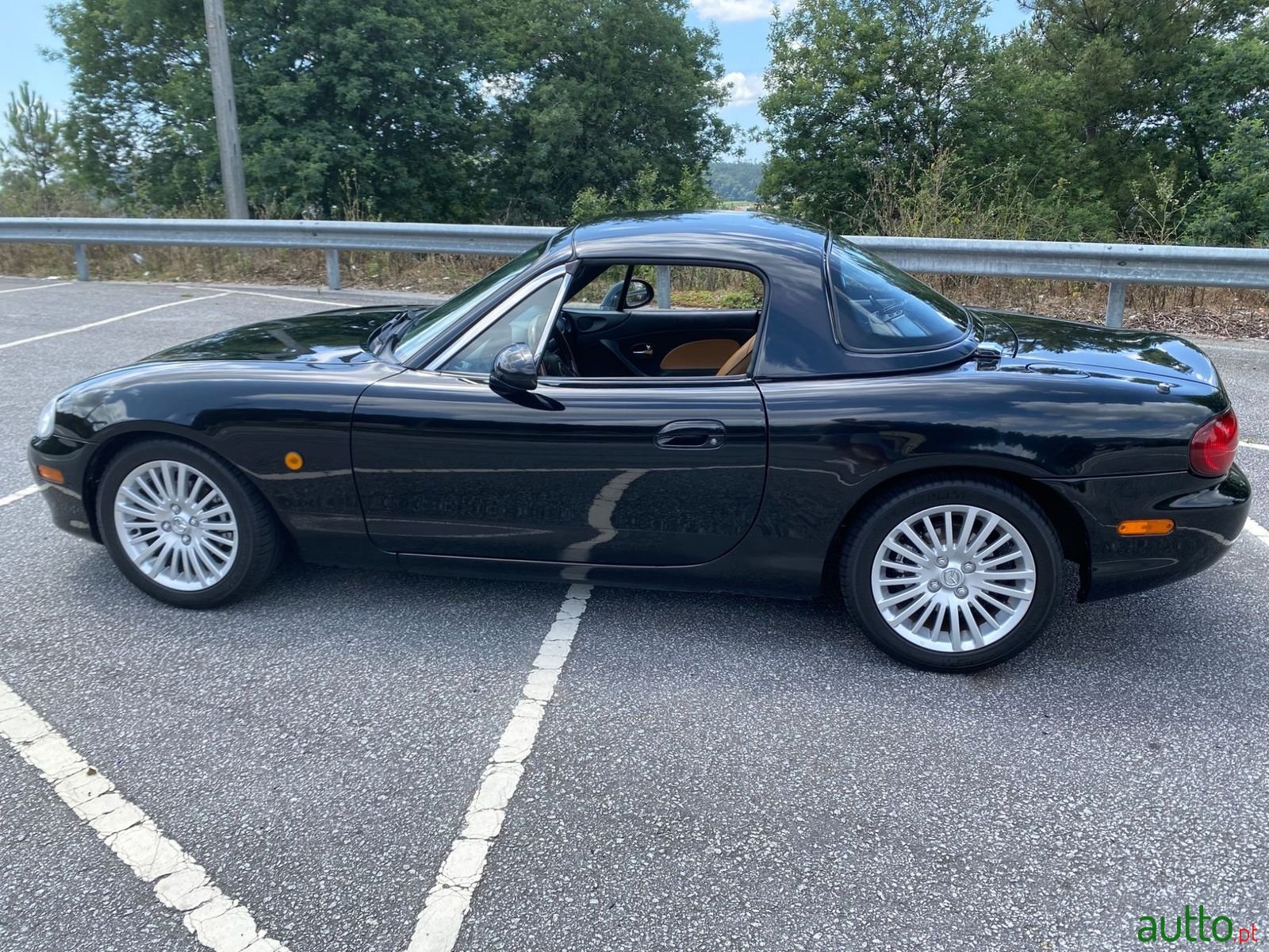 2004' Mazda MX-5 photo #5