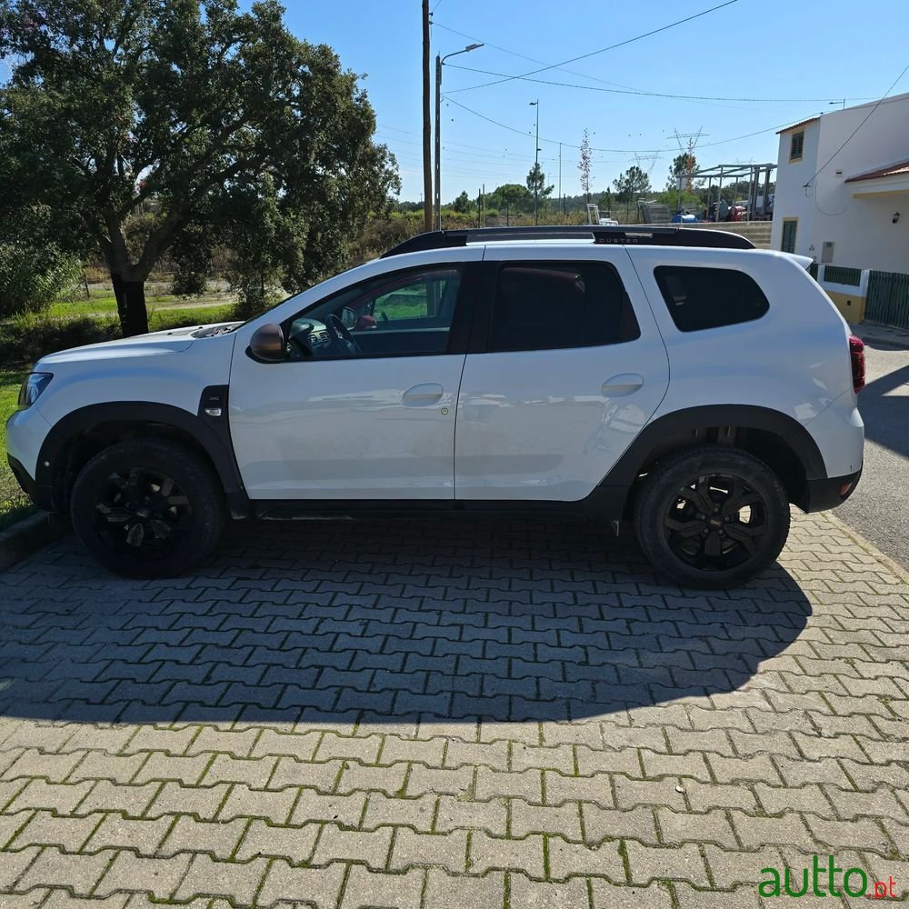 2023' Dacia Duster photo #3