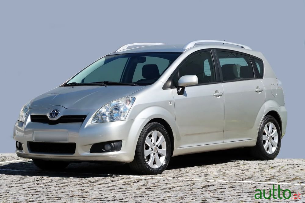 2008' Toyota Corolla Verso 2.2 D-4D Sol photo #2