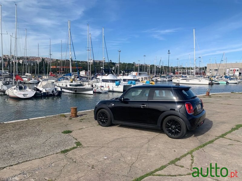 2020' MINI One Aut. photo #2