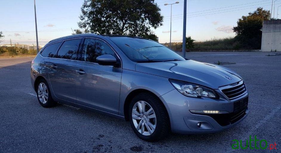 2015' Peugeot 308 photo #1