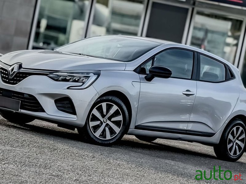 2022' Renault Clio photo #2
