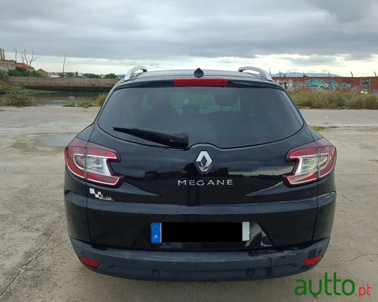 2012' Renault Megane Sport Tourer photo #5