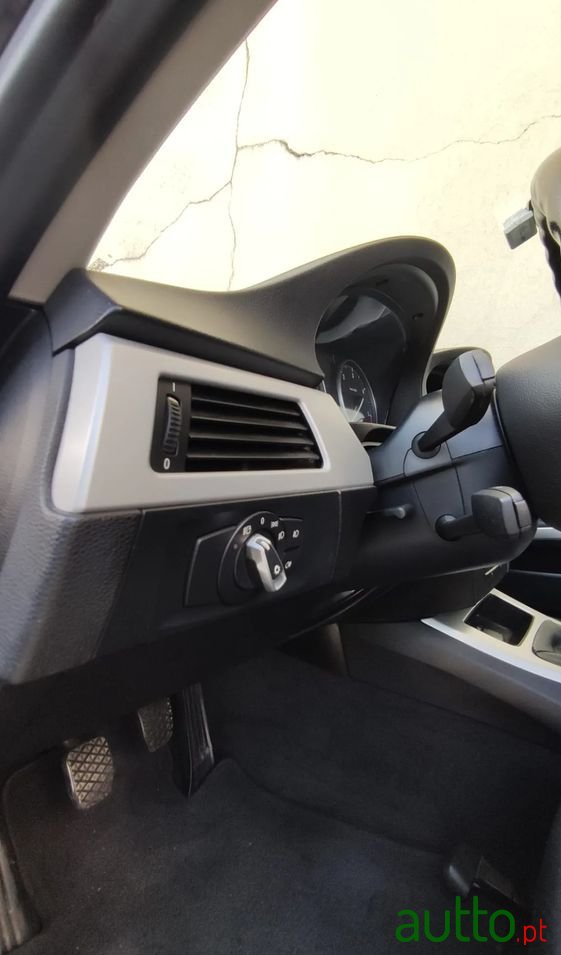 2011' BMW Série 3 D Touring Navigation photo #6