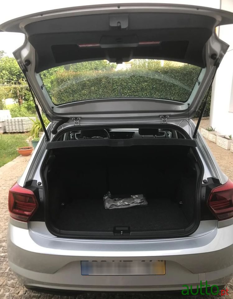 2018' Volkswagen Polo 1.0 Confortline photo #6