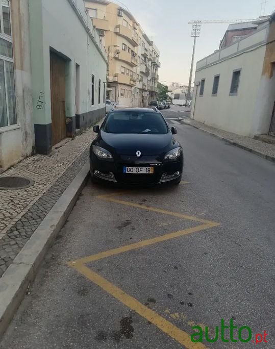 2013' Renault Megane Sport Tourer photo #2