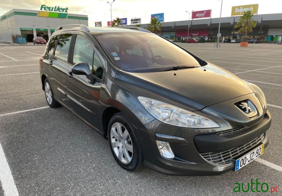 2010' Peugeot 308 Sw photo #2