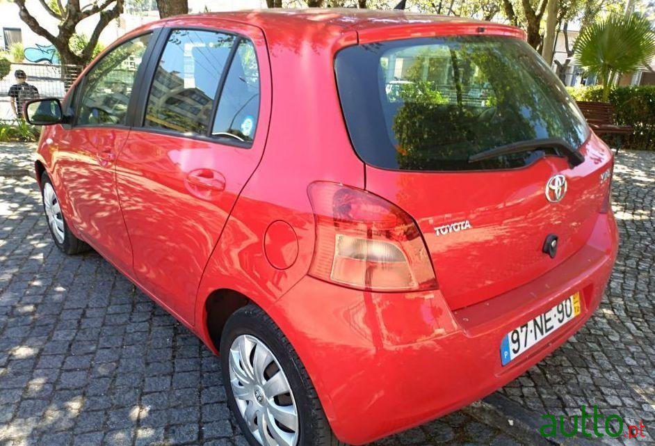 2007' Toyota Yaris photo #3